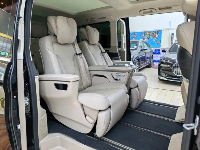 Mercedes-Benz V-Class — Фото автомобиля 15