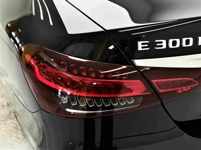 Mercedes-Benz E-Class — Фото автомобиля 7