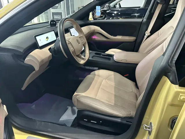 Nio ET5 — Фото автомобиля 8