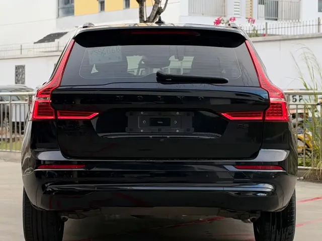 Volvo XC60 — Фото автомобиля 5