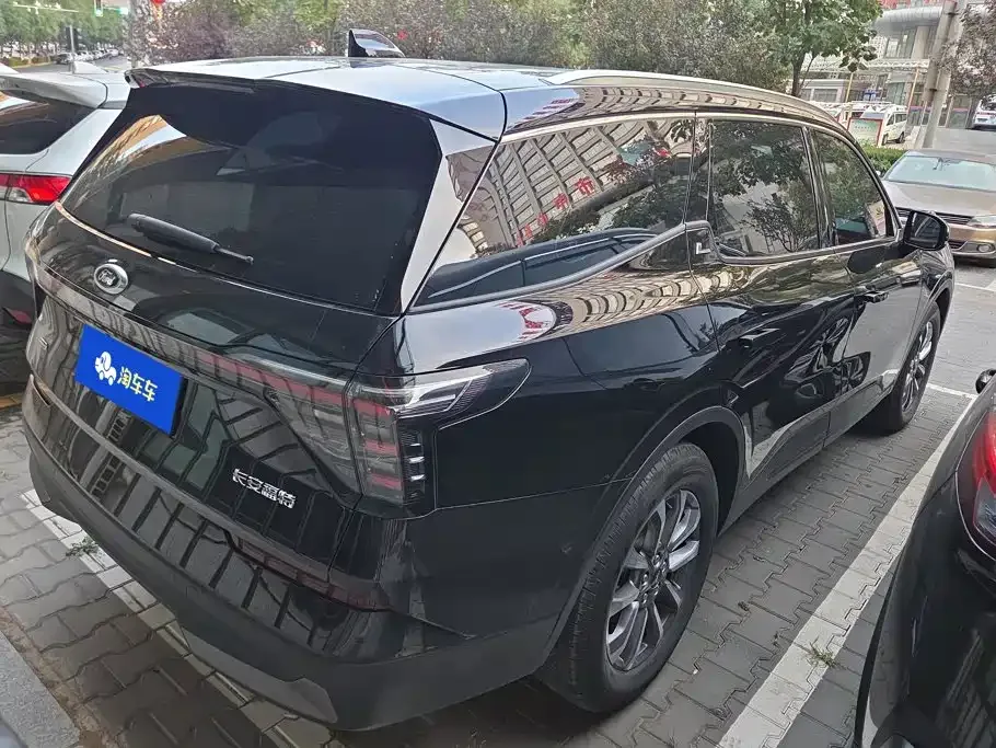 Ford Edge 2025 Edge L 2.0T EcoBoost E Hybrid FWD 7-seater Luxury — Фото автомобиля 3