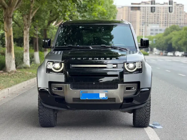 Land Rover Defender — Фото автомобиля 2