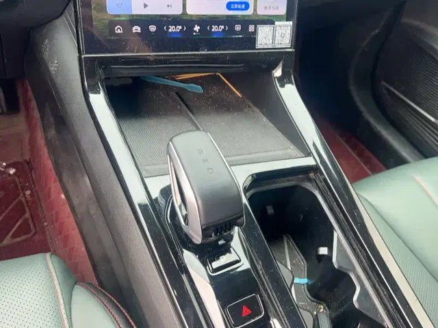 Geely Boyue — Фото автомобиля 8