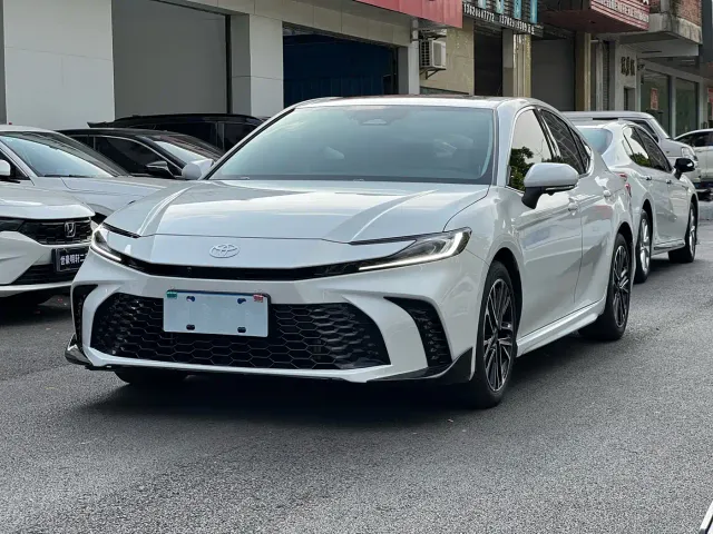 Toyota Camry — Фото автомобиля 3