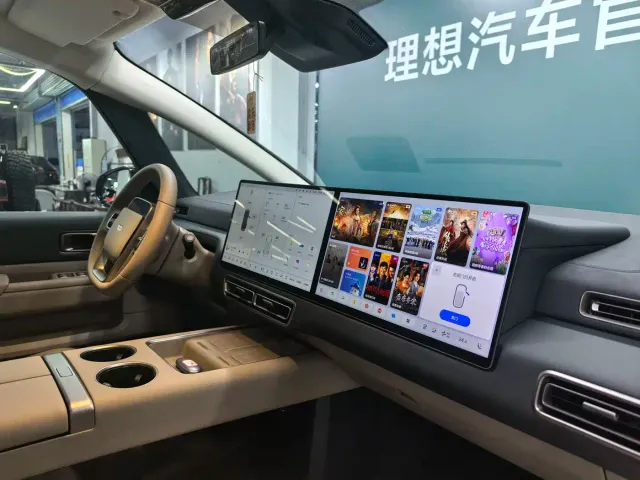 Li Auto MEGA — Фото автомобиля 8