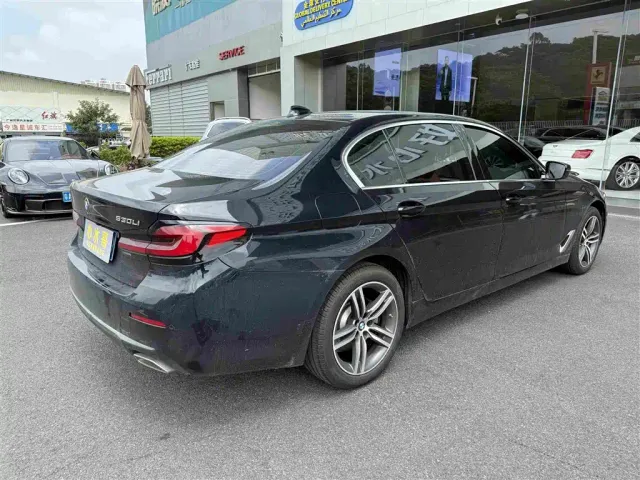 BMW 5 Series — Фото автомобиля 6