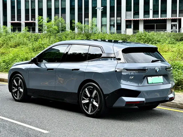 BMW iX — Фото автомобиля 7