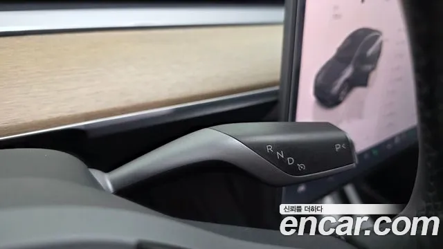 Tesla Model Y — Фото автомобиля 9