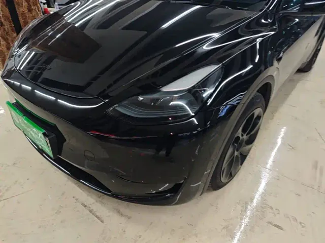 Tesla Model Y — Фото автомобиля 23
