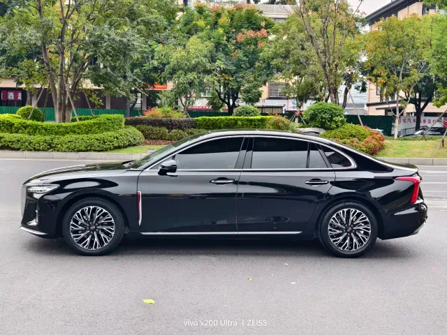 Hongqi H5 — Фото автомобиля 11