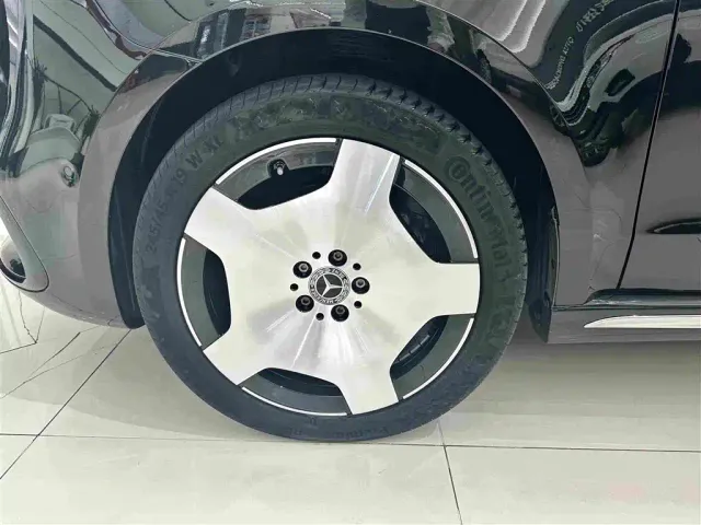 Mercedes-Benz V-Class — Фото автомобиля 4