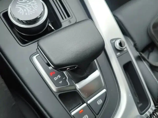 Audi A4L — Фото автомобиля 13
