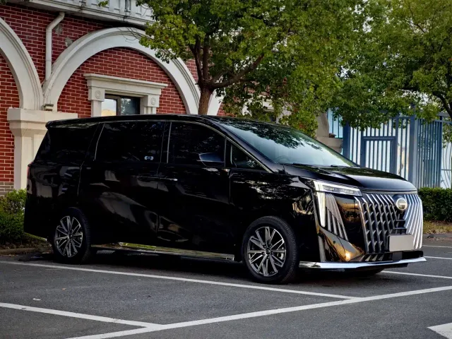 GAC Trumpchi M8 — Фото автомобиля 3