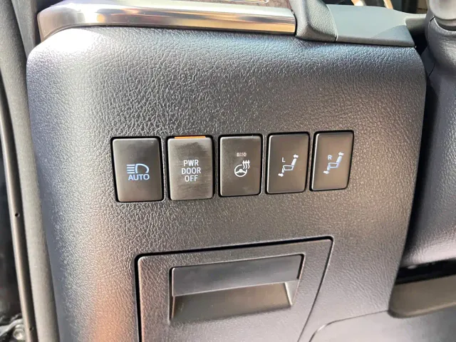 Toyota Vellfire — Фото автомобиля 19
