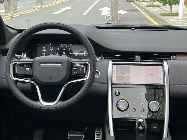 Land Rover Discovery Sport — Фото автомобиля 12