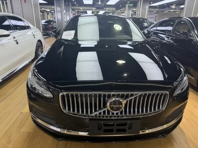 Фотография автомобиля — Volvo S90