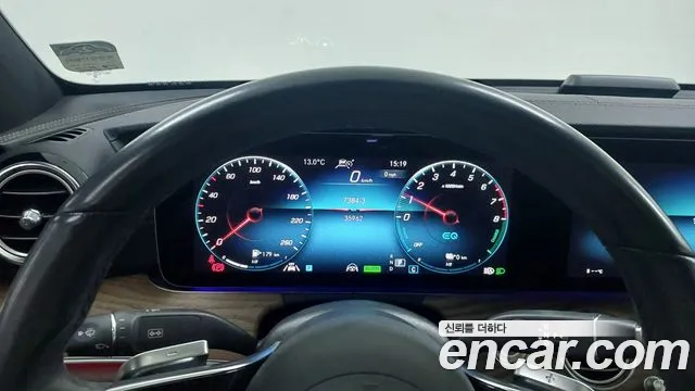 Mercedes-Benz E-Class — Фото автомобиля 8