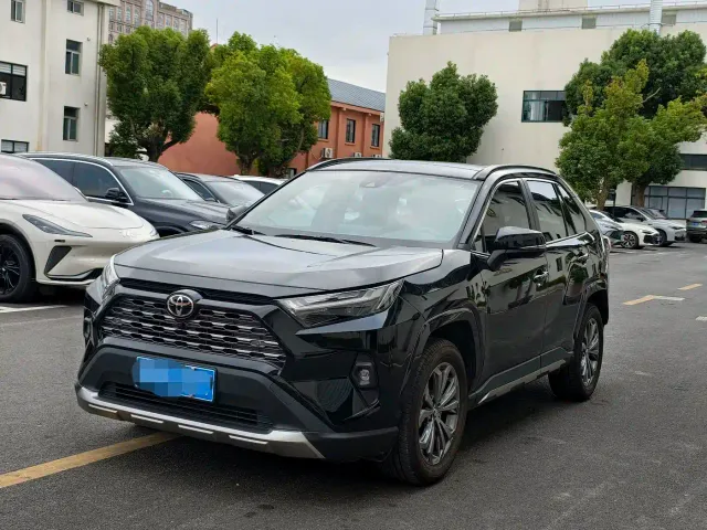 Фотография автомобиля — Toyota RAV4