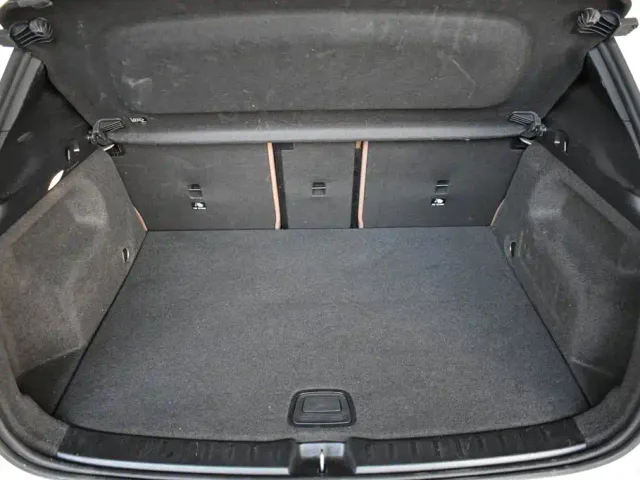 Mercedes-Benz EQA — Фото автомобиля 12
