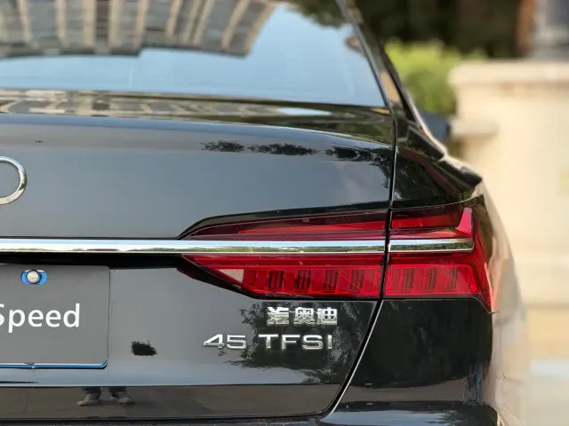 Audi A6L — Фото автомобиля 7