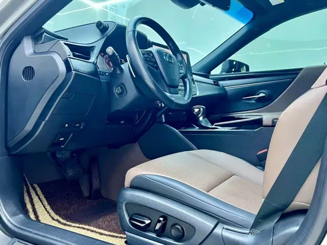 Lexus Lexus ES 2022 300h Excellence Edition — Фото автомобиля 9