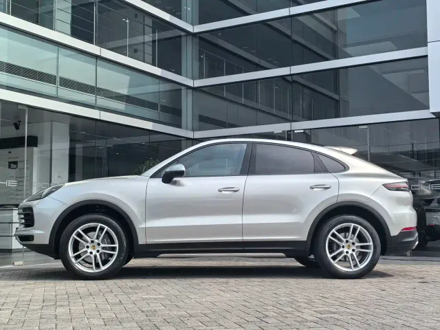 Porsche Cayenne — Фото автомобиля 5