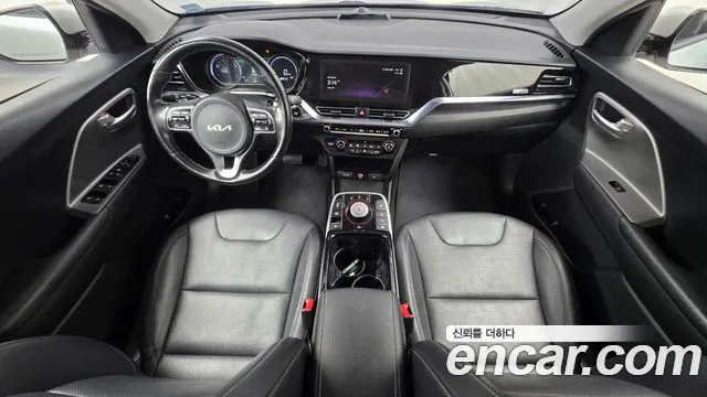 Kia Niro — Фото автомобиля 10