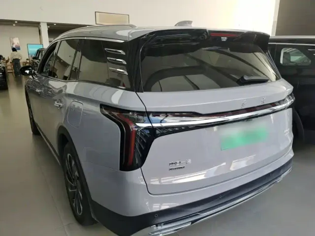 Hongqi HS7 PHEV — Фото автомобиля 4