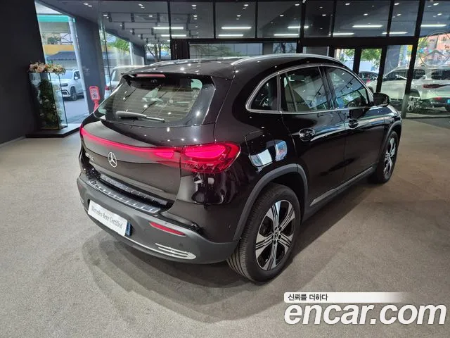 Mercedes-Benz EQA — Фото автомобиля 2