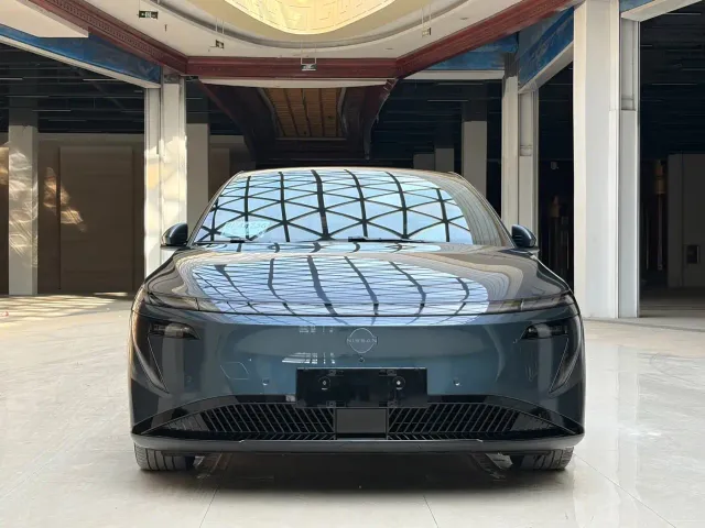 Nissan N7 — Фото автомобиля 2