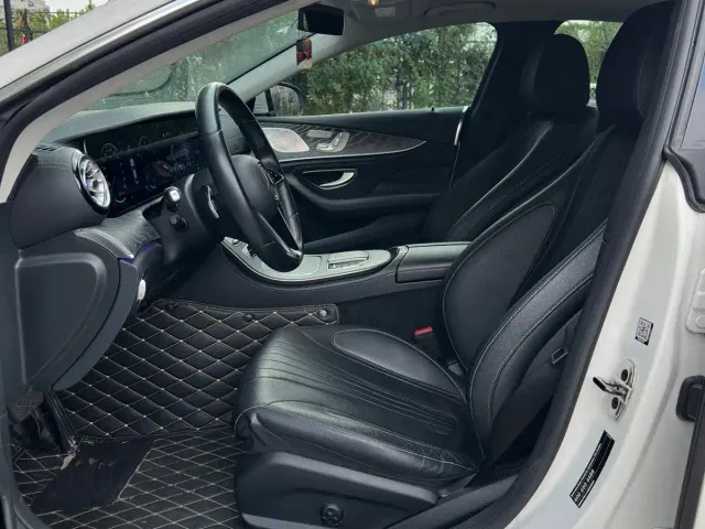 Mercedes-Benz CLS-Class — Фото автомобиля 10
