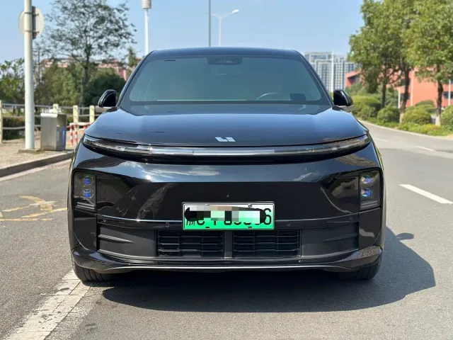Li Auto L6 — Фото автомобиля 2