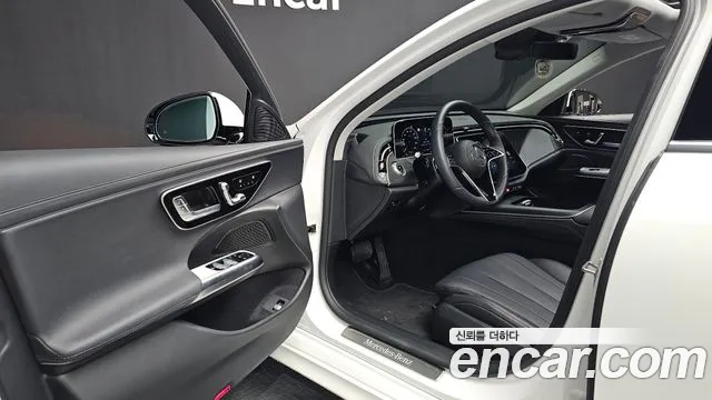 Mercedes-Benz E-Class — Фото автомобиля 8