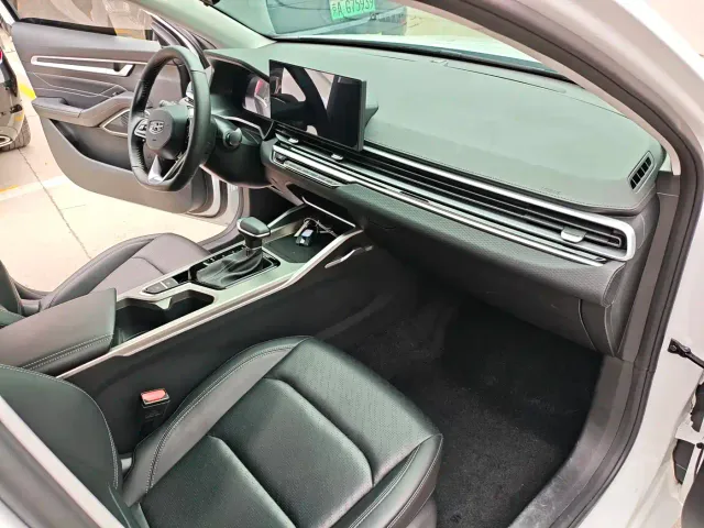 Geely Emgrand — Фото автомобиля 8