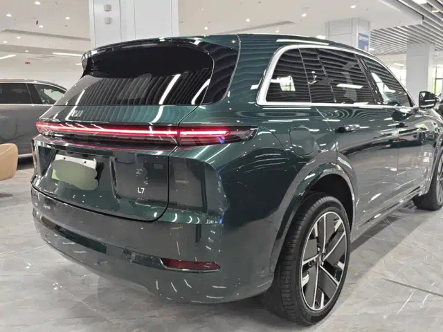 Li Auto L7 — Фото автомобиля 3