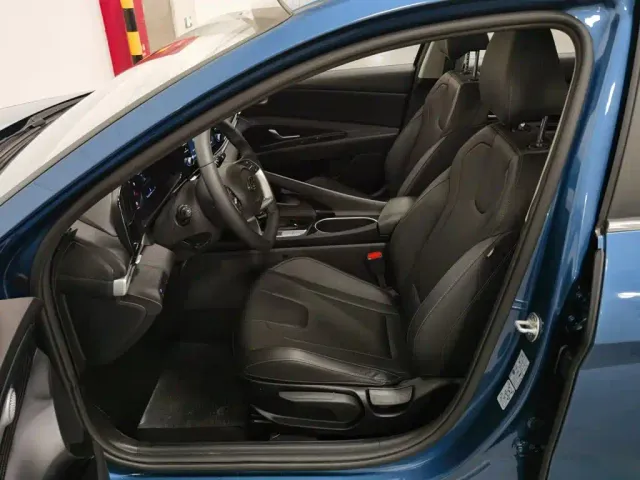 Hyundai Elantra — Фото автомобиля 10