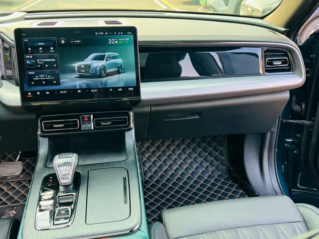 GAC Trumpchi GS8 — Фото автомобиля 8