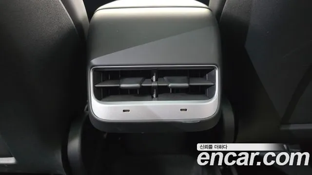 Tesla Model Y — Фото автомобиля 25