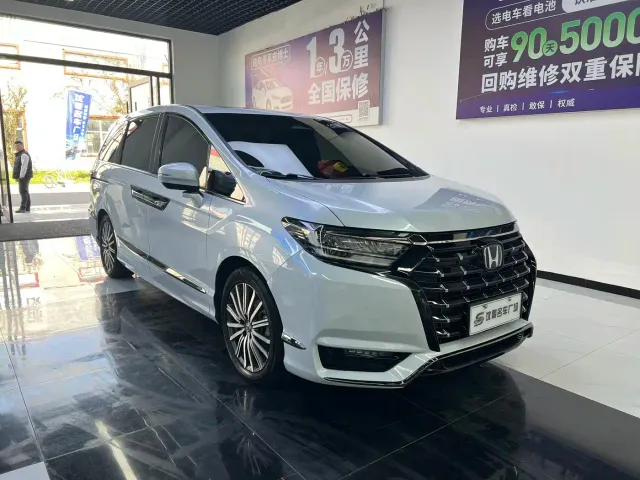 Honda Elysion — Фото автомобиля 3