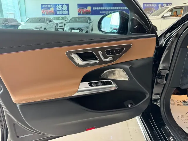Mercedes-Benz E-Class — Фото автомобиля 6