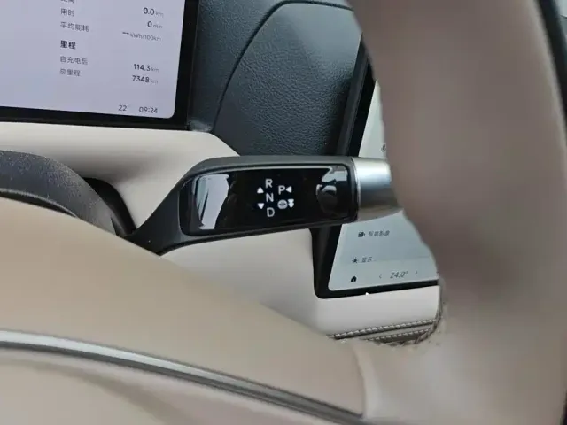 Xpeng G9 — Фото автомобиля 16