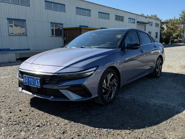 Hyundai Elantra — Фото автомобиля 3