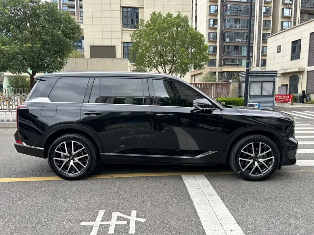 GAC Trumpchi GS8 — Фото автомобиля 13