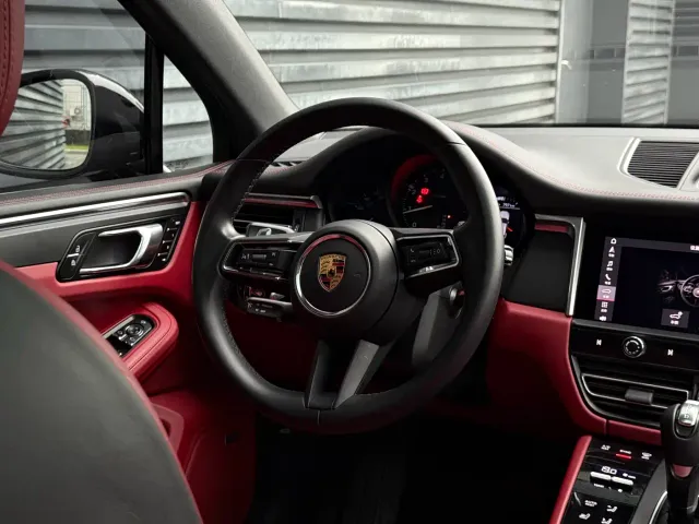 Porsche Macan — Фото автомобиля 22