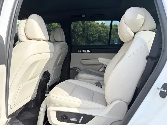 Li Auto ONE — Фото автомобиля 8