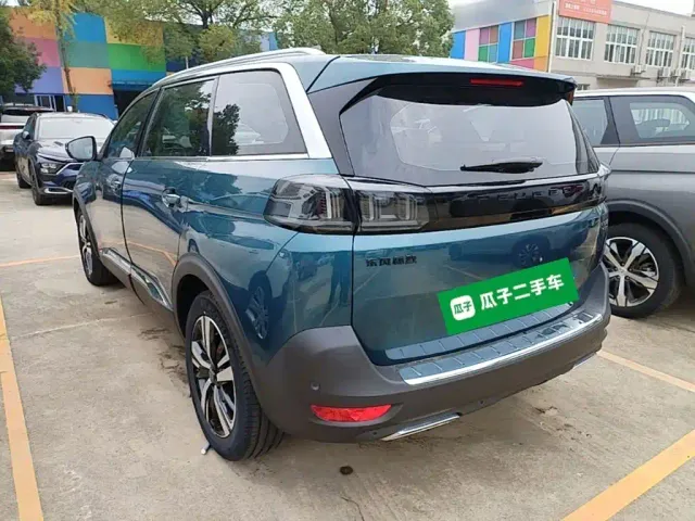 Peugeot 5008 — Фото автомобиля 4