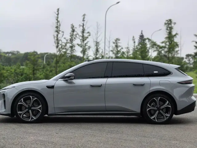 Nio ET5 Touring — Фото автомобиля 15
