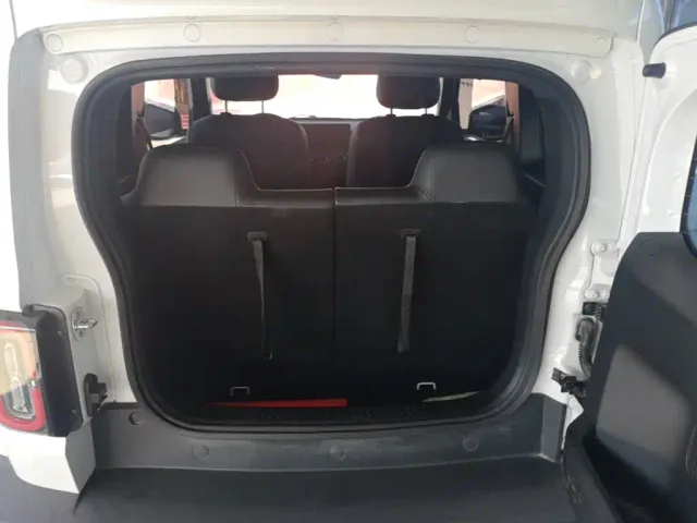 Baojun Yep — Фото автомобиля 18