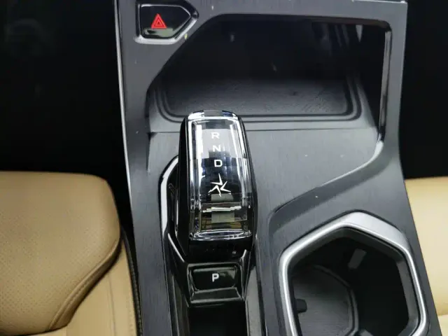 Geely Boyue L — Фото автомобиля 13