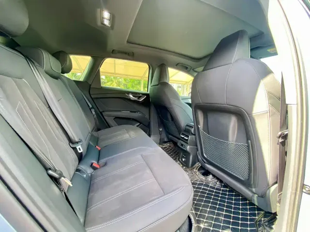 Audi Q4 e-tron — Фото автомобиля 6